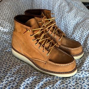 Red Wing Shoes Classic 6 inch Moc Womens Short Boot in Honey Chinook Tan Camel
